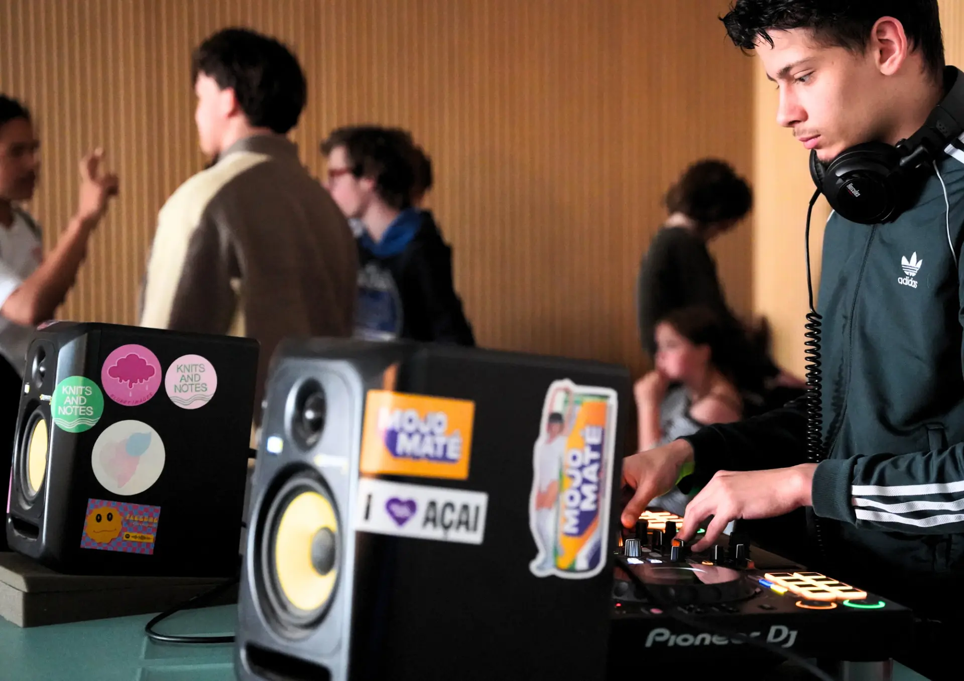 DJ op het eindfestival van Skills VMBO